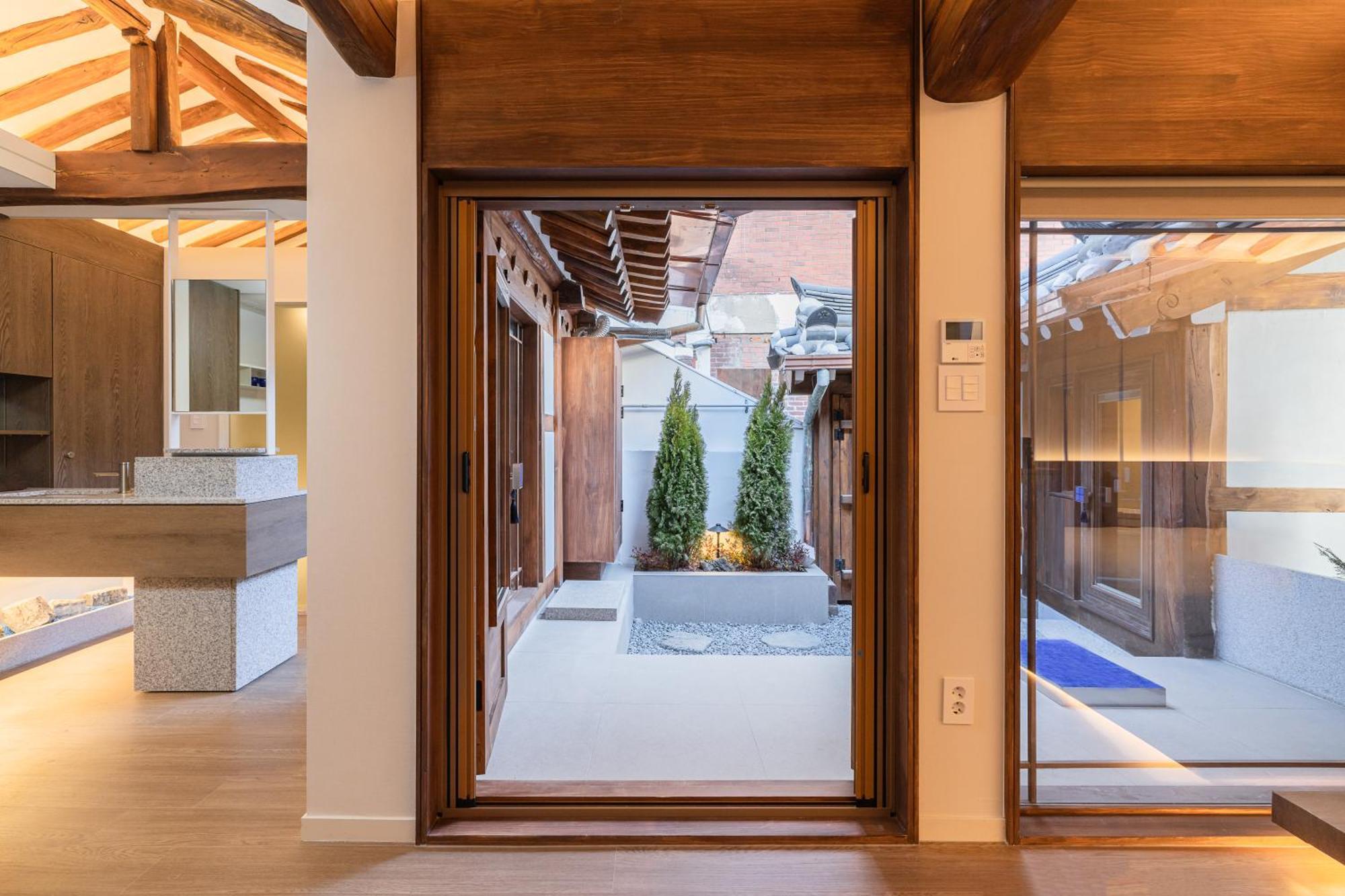 Apartment Hanok Blue Dot